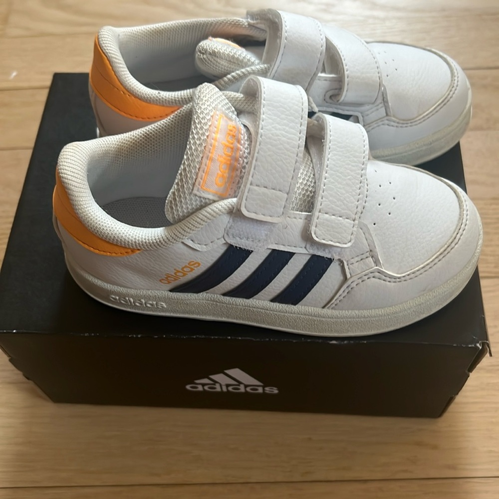 Addidas kids size 9 sneaker
